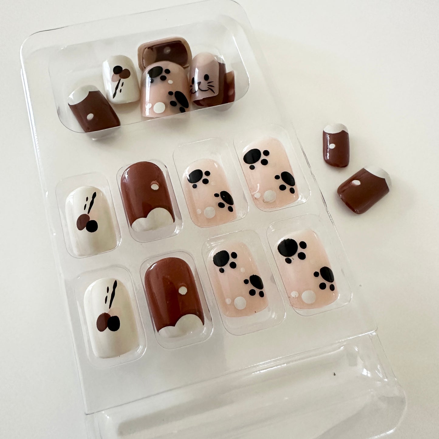 Transform Your Nails with 24pcs + 1 pc Jelly Gule L242